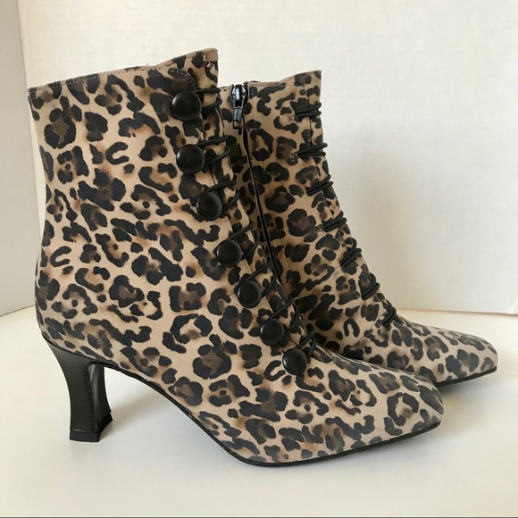 Alberto Zago Leopard Print Suede Ankle Boots. - Picture 5 of 7